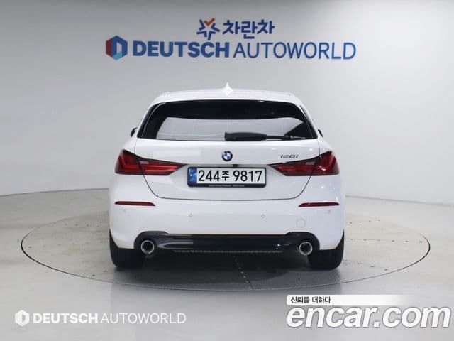 BMW 1 Series 2021 — фото 3 из 20