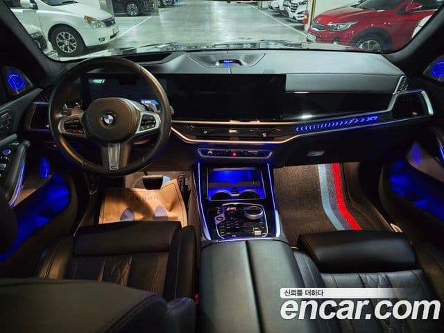 BMW X7 2024 — ფოტო 8/20