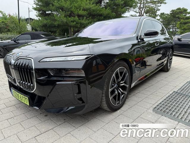 BMW 7 Series 2025 — Şəkil 14/15