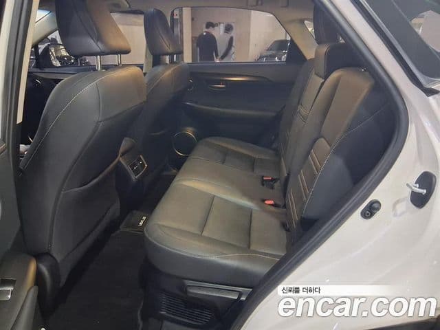 Lexus NX300h 2018 — Şəkil 6/20