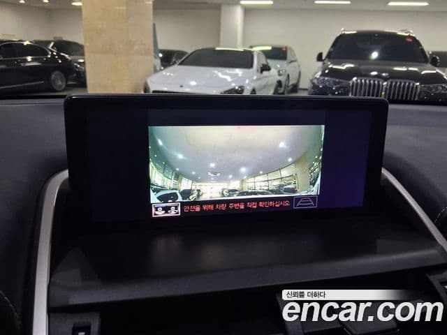 Lexus NX300h 2018 — фото 15 из 20