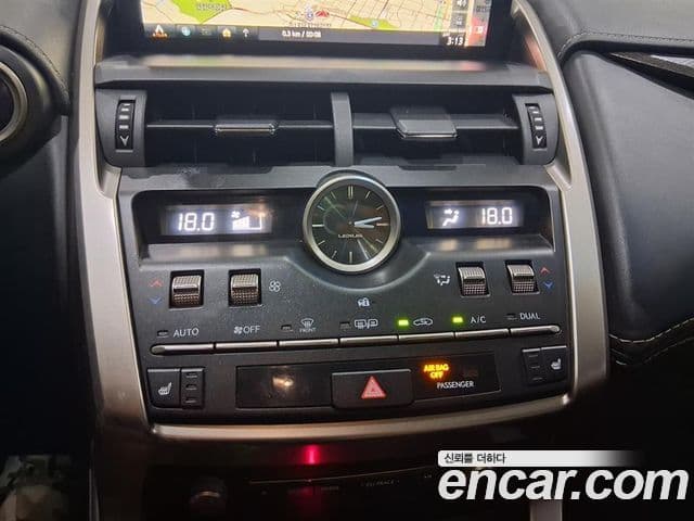 Lexus NX300h 2018 — фото 16 из 20