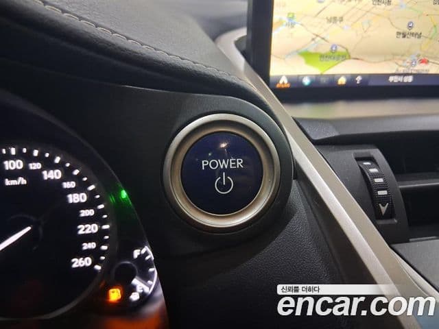 Lexus NX300h 2018 — Şəkil 17/20