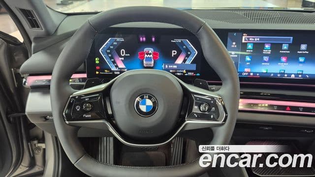 BMW 5 Series 2025 — фото 14 из 20