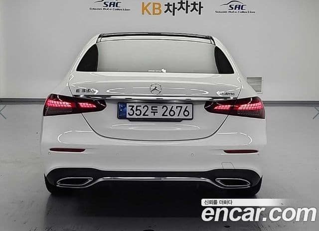 Mercedes-Benz E-Class 2022 — ფოტო 2/19