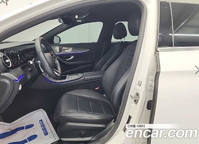 Mercedes-Benz E-Class 2022 — ფოტო 11/19