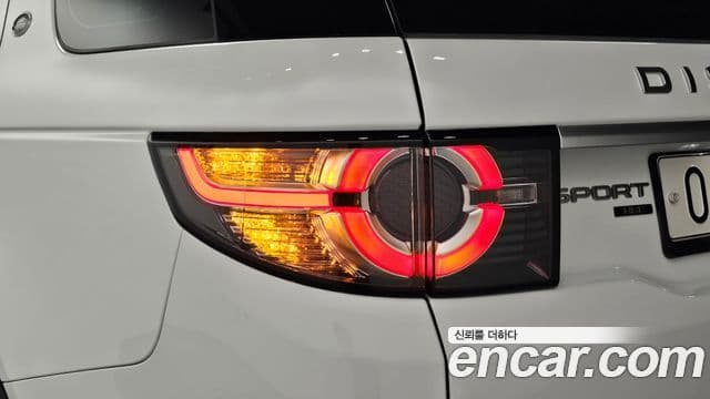 Land Rover Discovery Sport 2019 — Şəkil 31/34