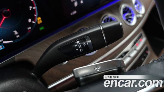 Mercedes-Benz E-Class 2022 — Фото 9/20