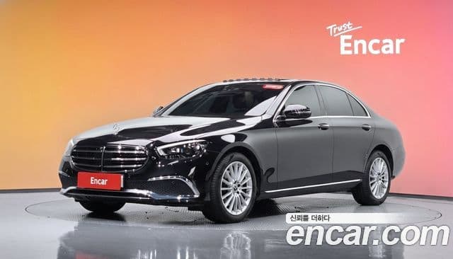 Mercedes-Benz E-Class 2022 — Фото 1/20