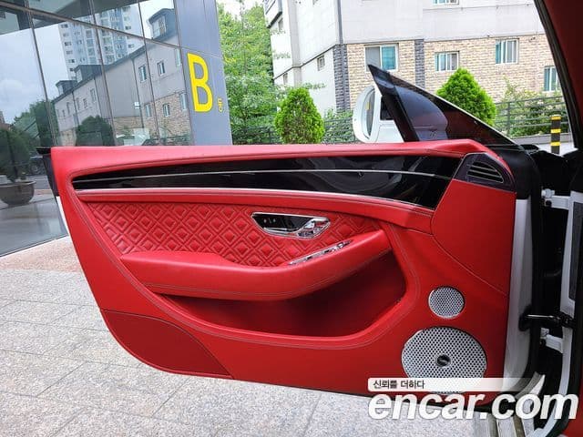 Bentley Continental GT 2020 — ფოტო 16/20
