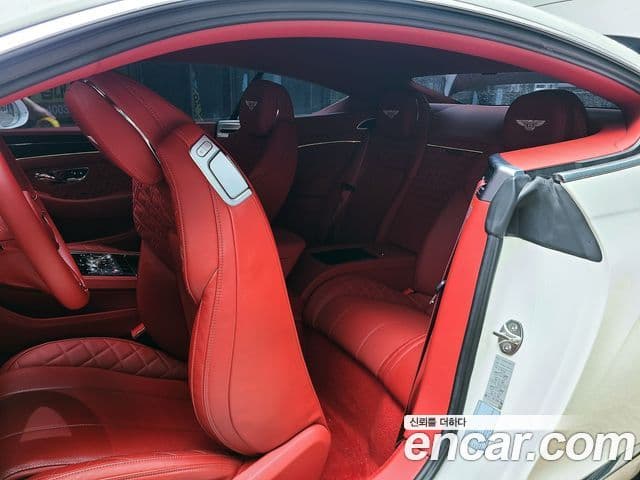 Bentley Continental GT 2020 — ფოტო 17/20