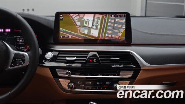 BMW 5 Series 2022 — Şəkil 14/20
