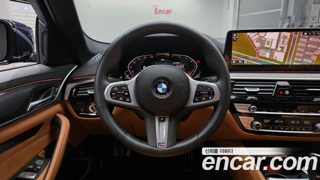BMW 5 Series 2022 — Şəkil 15/20