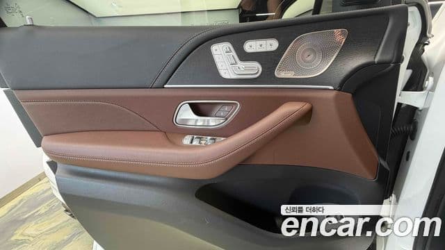 Mercedes-Benz GLS-Class 2025 — Photo 5/17