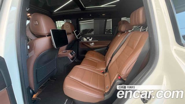 Mercedes-Benz GLS-Class 2025 — Photo 13/17