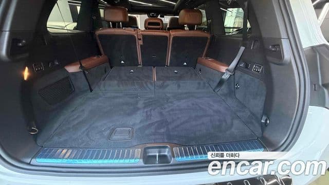 Mercedes-Benz GLS-Class 2025 — Photo 8/17