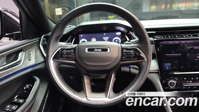 Jeep Grand Cherokee 2022 — ფოტო 13/20