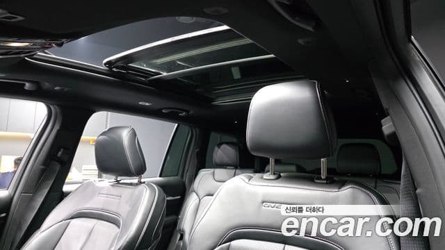 Jeep Grand Cherokee 2022 — ფოტო 18/20