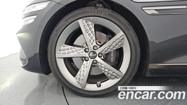 Genesis Electrified G80 2024 — фото 5 из 20