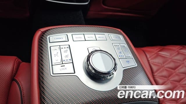 Genesis Electrified G80 2024 — фото 15 из 20