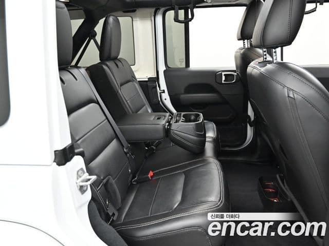 Jeep Wrangler 2022 — Şəkil 12/20