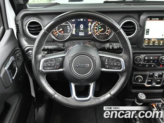 Jeep Wrangler 2022 — Şəkil 13/20