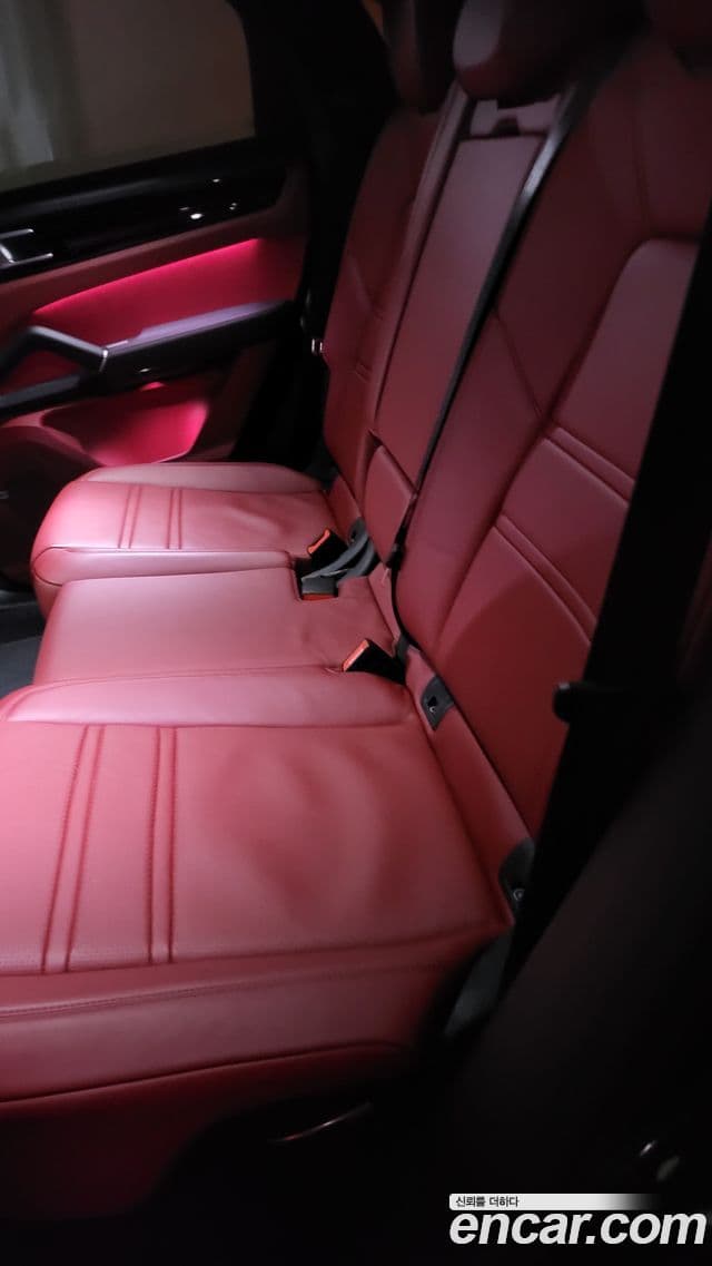 Porsche Cayenne 2020 — фото 14 из 20