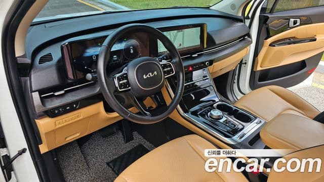 Kia Carnival 2022 — фото 8 из 20