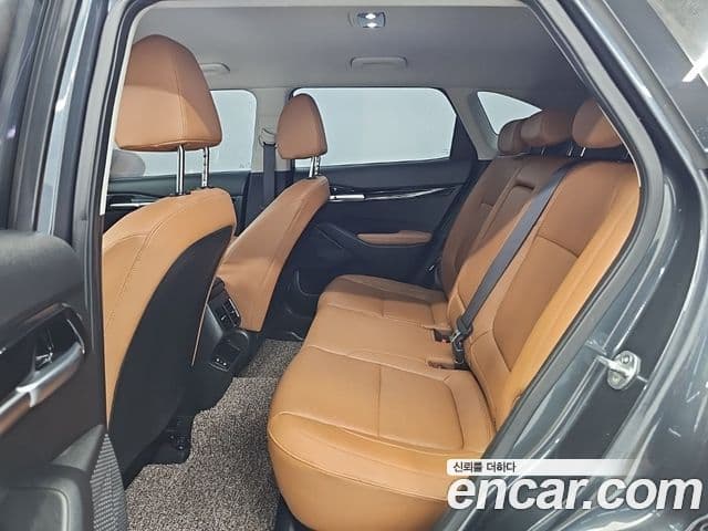 Kia Seltos 2022 — ფოტო 7/18