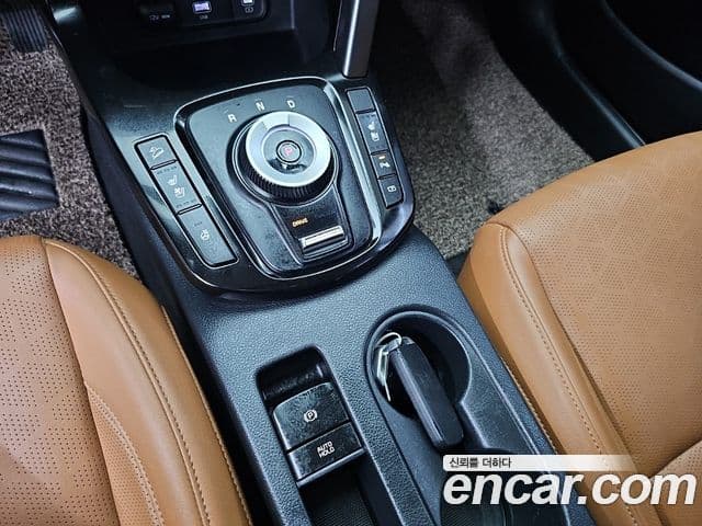 Kia Seltos 2022 — ფოტო 11/18