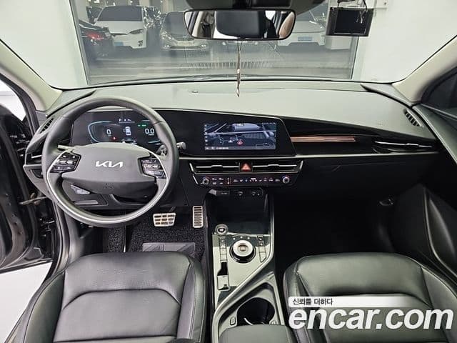 Kia Niro 2022 — Şəkil 10/18
