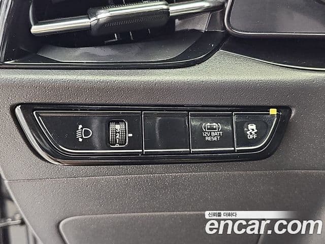 Kia Niro 2022 — Şəkil 8/18