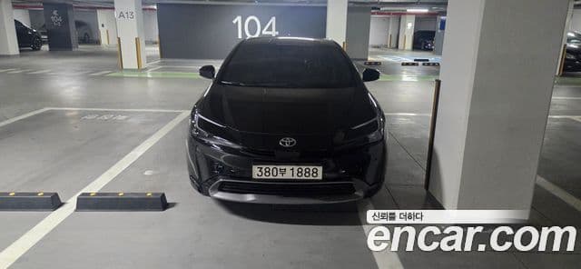 Toyota Prius 2024 — ფოტო 1/10