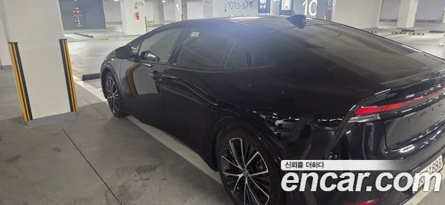 Toyota Prius 2024 — ფოტო 5/10