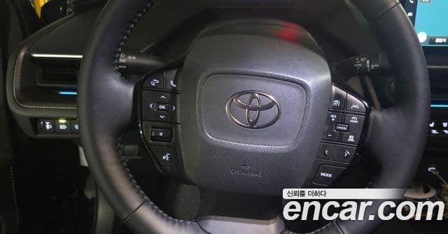 Toyota Prius 2024 — ფოტო 6/10