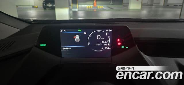 Toyota Prius 2024 — ფოტო 8/10