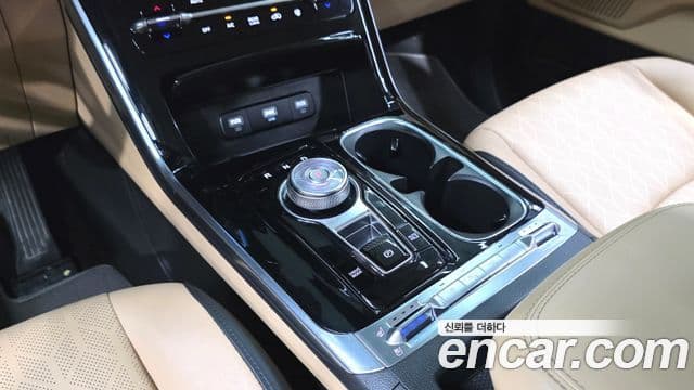 Kia Carnival 2022 — фото 7 из 20