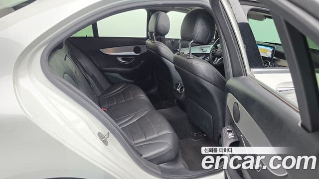 Mercedes-Benz C-Class 2020 — Şəkil 12/20