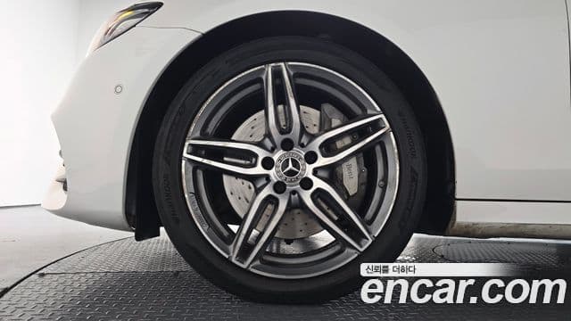 Mercedes-Benz E-Class 2020 — ფოტო 5/20