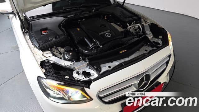 Mercedes-Benz E-Class 2020 — ფოტო 6/20
