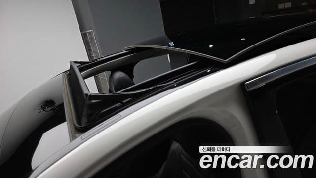 Mercedes-Benz E-Class 2020 — ფოტო 15/20