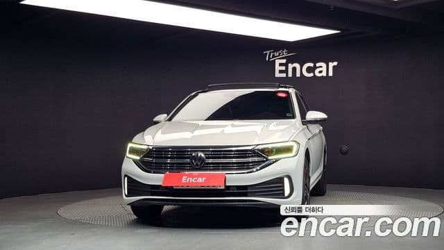 Volkswagen Jetta 2023 — ფოტო 3/20