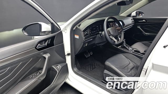 Volkswagen Jetta 2023 — ფოტო 10/20