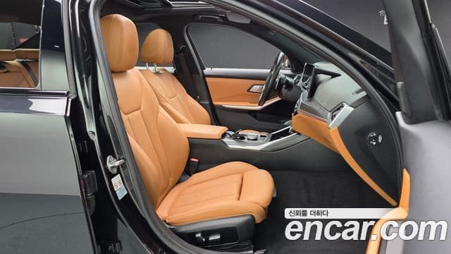 BMW 3 Series 2023 — Photo 29/31