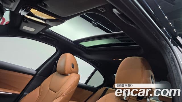 BMW 3 Series 2023 — Photo 23/31