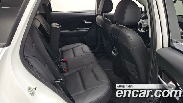 Kia Niro 2021 — Şəkil 11/20