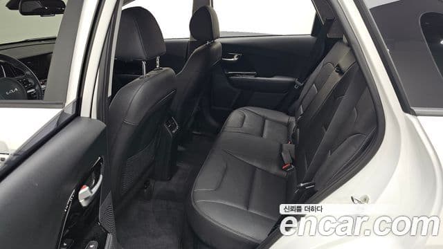 Kia Niro 2021 — Şəkil 12/20