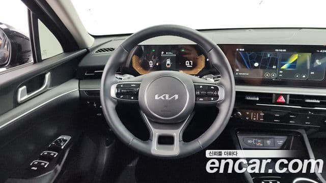 Kia K5 2025 — ფოტო 12/20
