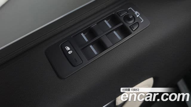 Land Rover Discovery Sport 2024 — Photo 31/33
