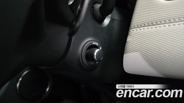 Land Rover Discovery Sport 2024 — Photo 14/33